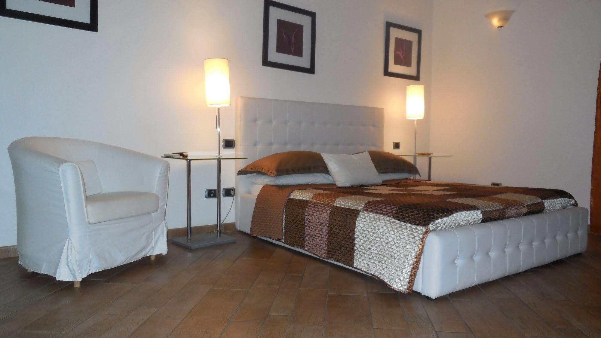 Tridente Rooms โรม ภายนอก รูปภาพ