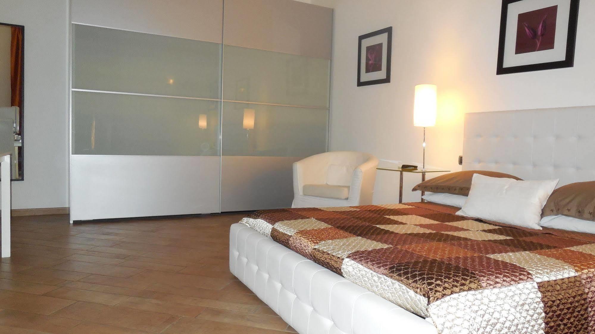 Tridente Rooms โรม ภายนอก รูปภาพ